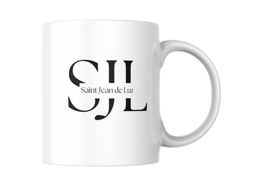 SJL dans la peau (et dans la main) : Pourquoi ce mug est le seul que vous ne partagez pas.